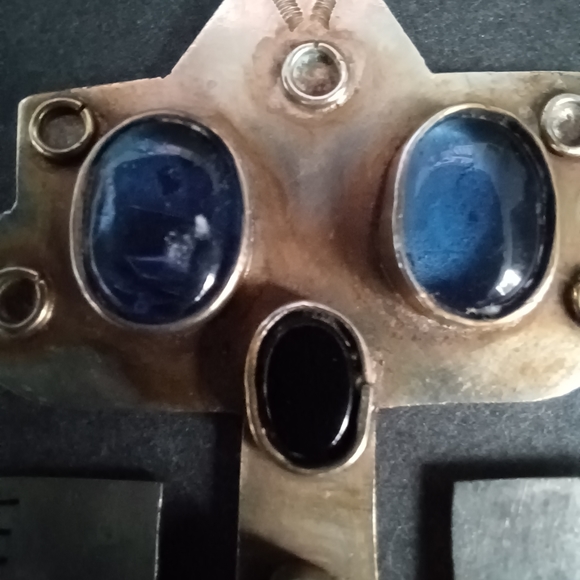 Ecuardorian Pre-Columbian Figure Pendant Necklace - Picture 14 of 14